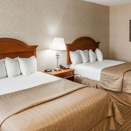 Quality Inn Castleton Buitenkant foto