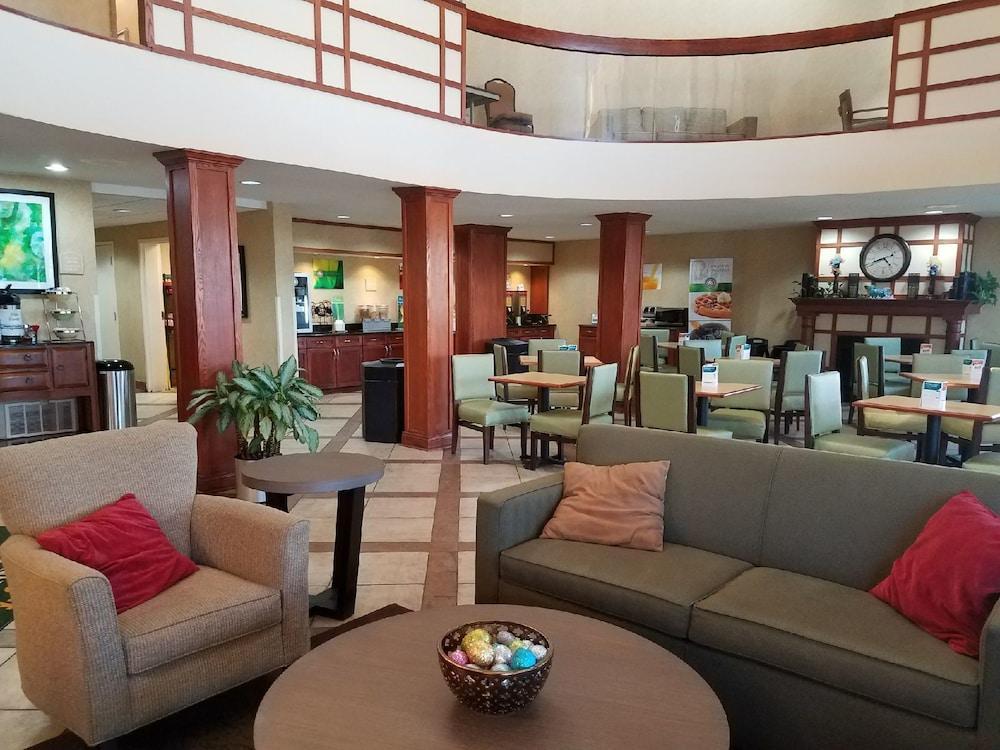 Quality Inn Castleton Buitenkant foto