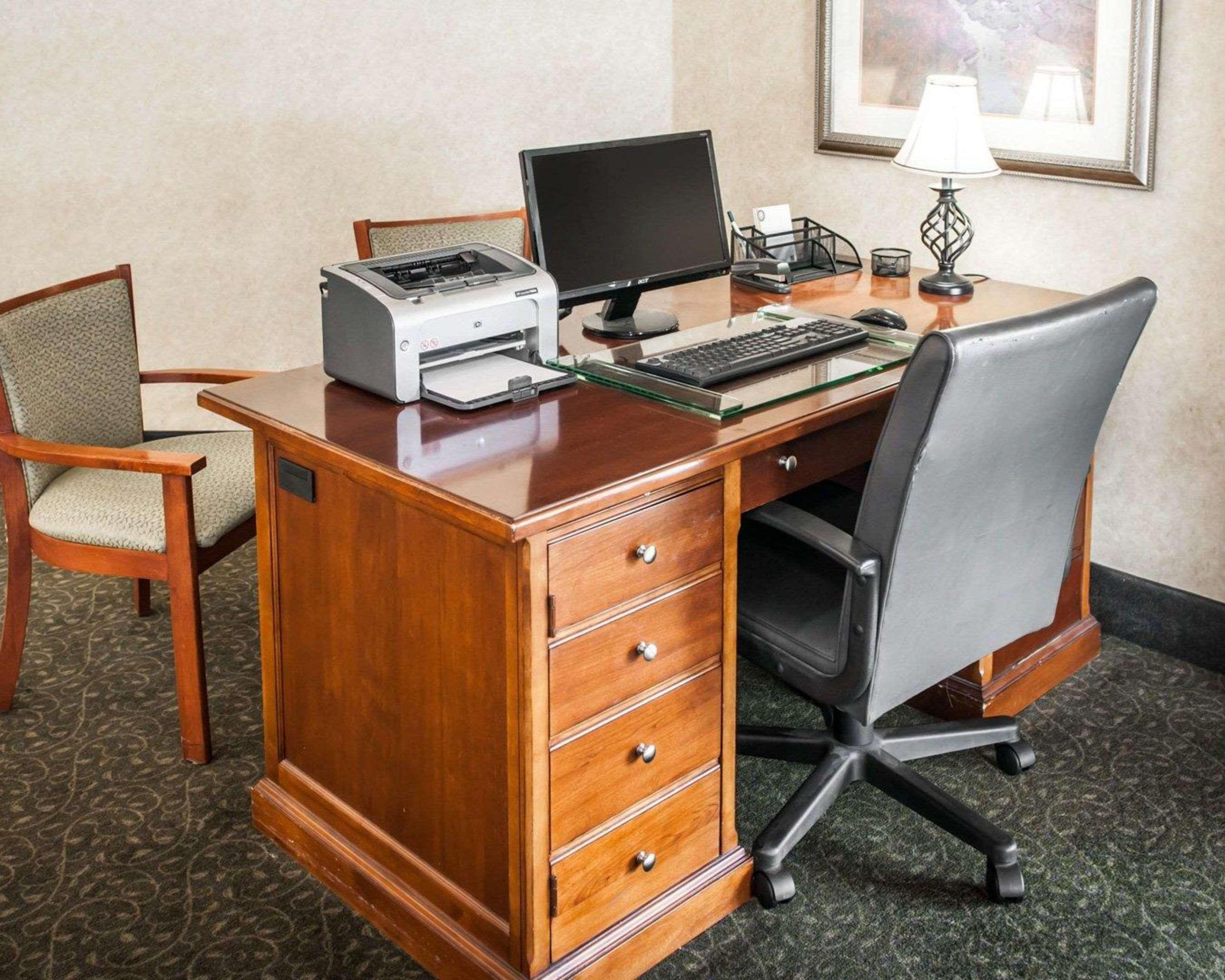 Quality Inn Castleton Buitenkant foto