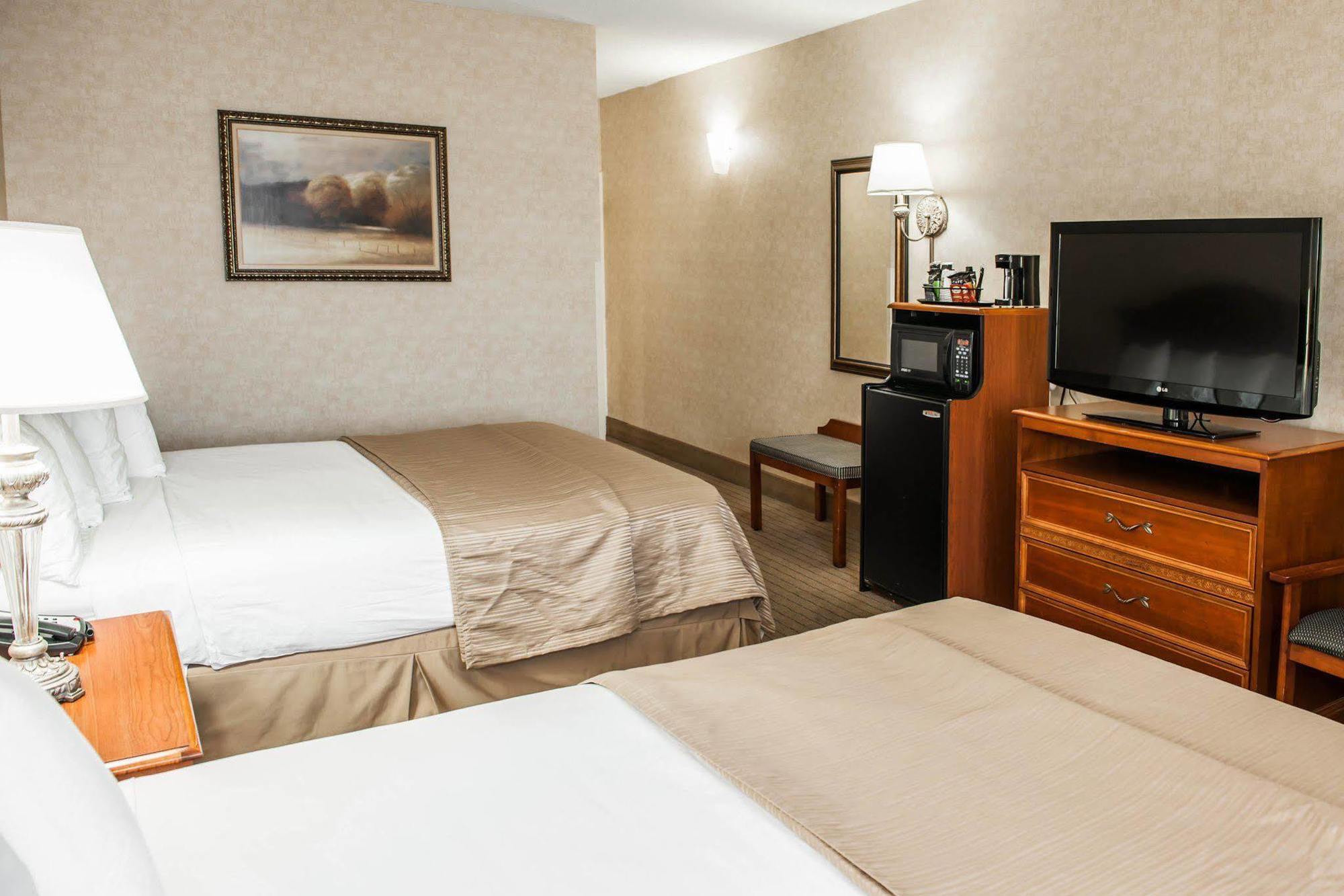 Quality Inn Castleton Buitenkant foto