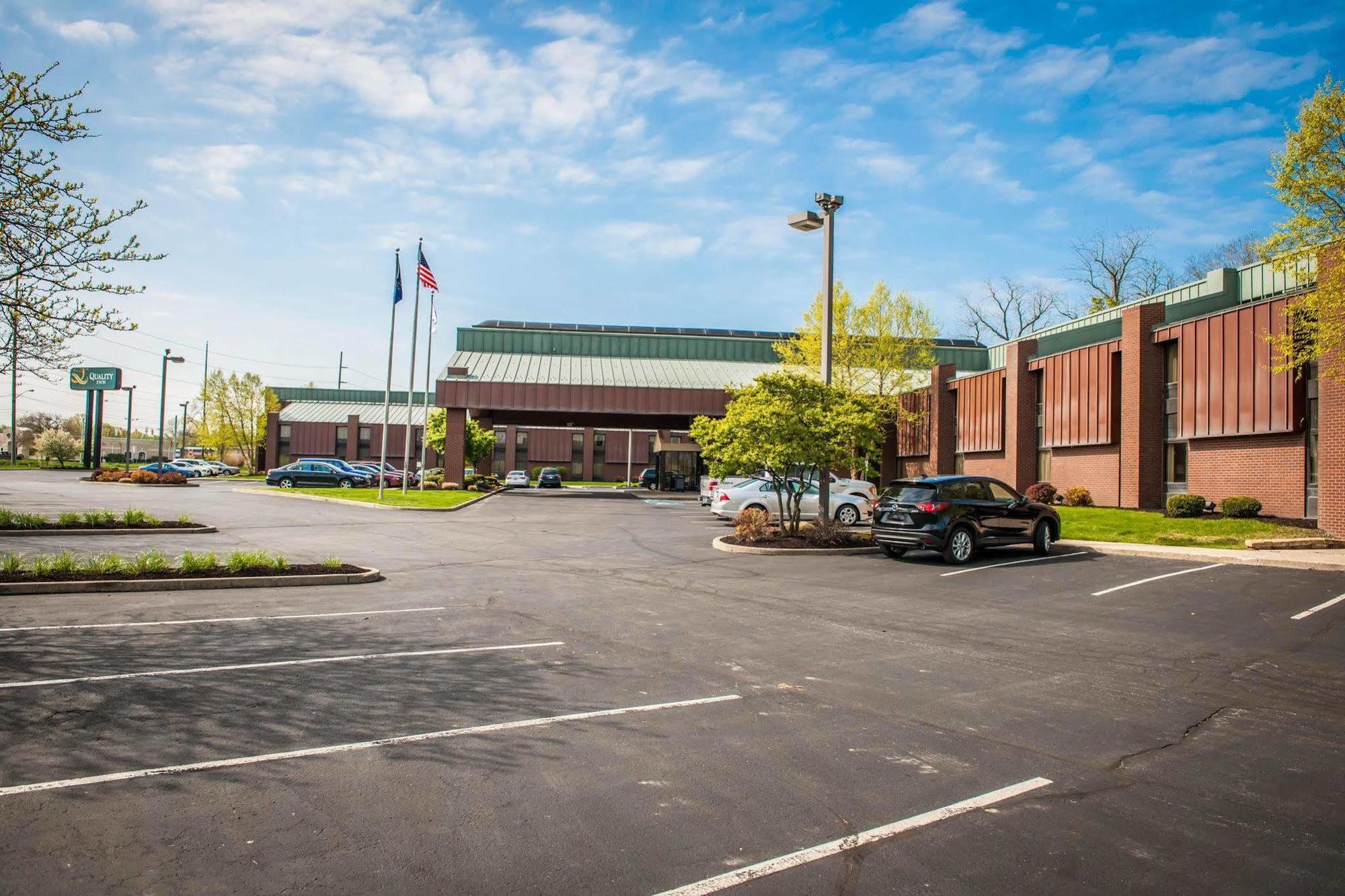 Quality Inn Castleton Buitenkant foto